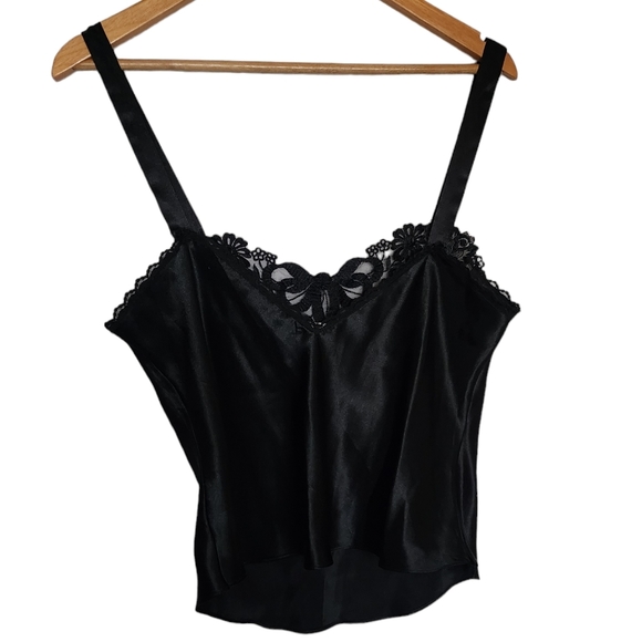 Lulu's lace slip top - Picture 1 of 6
